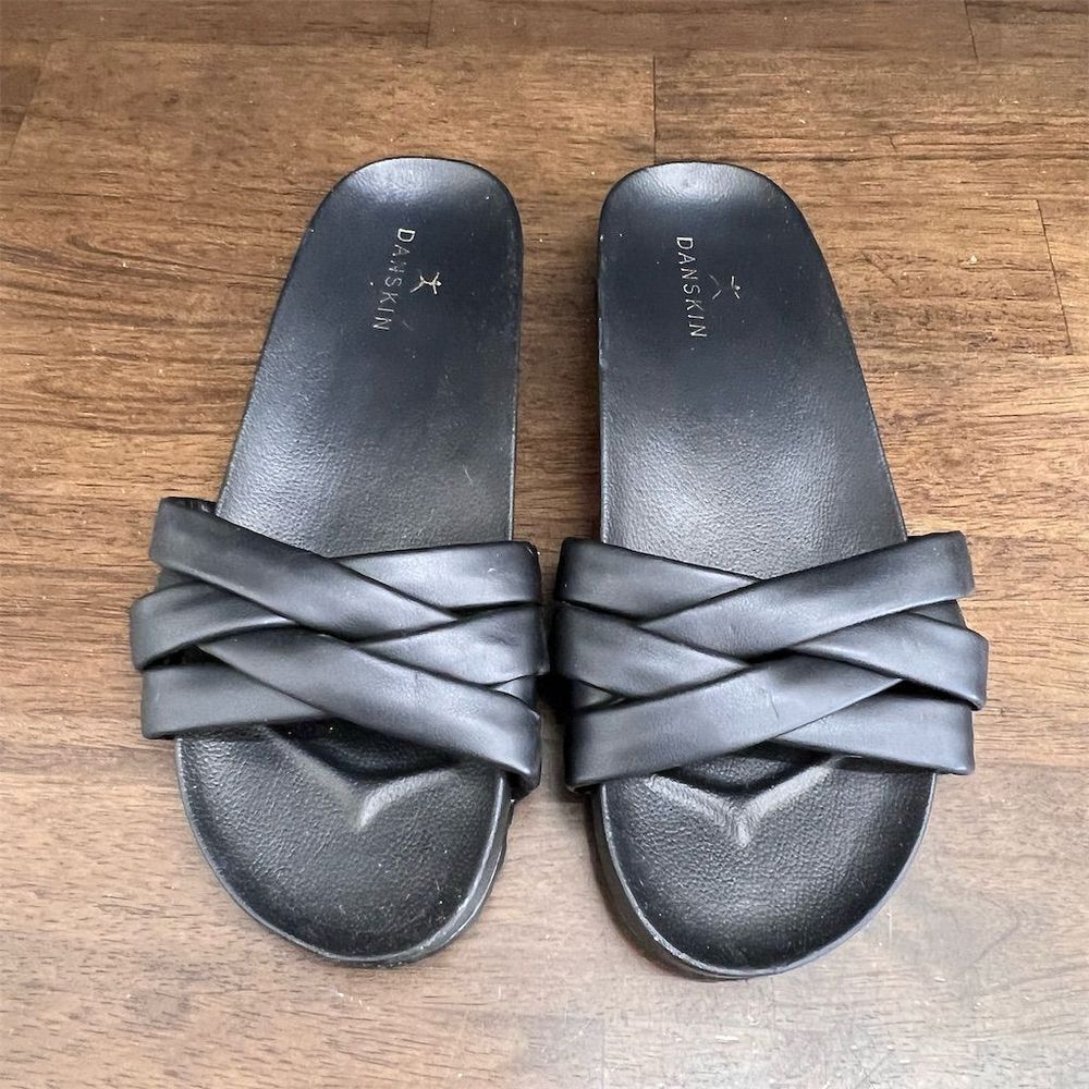 Danskin Lavish Women's Black Crisscross‎ Strap Slide Sandals 9